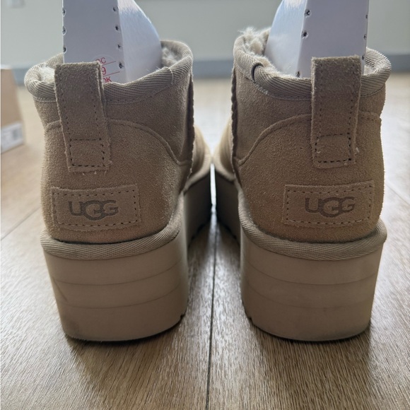 UGG Classic Ultra Mini Platform Boots - Picture 5 of 9